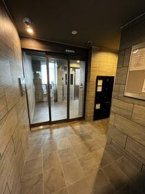 14/14 エントランス