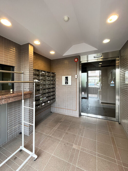 16/19 エントランス