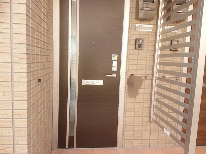 18/22 エントランス