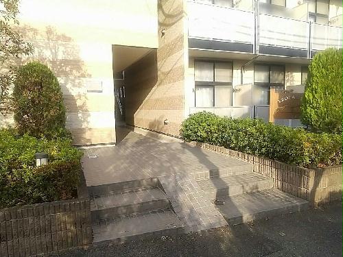 13/14 エントランス