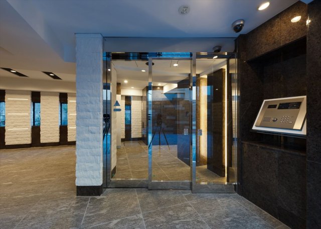 21/30 エントランス