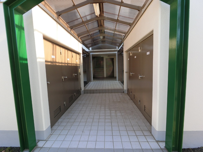 16/25 エントランス