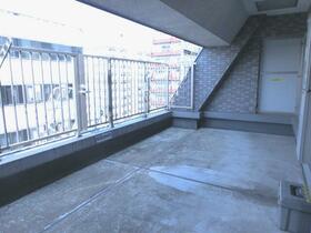 13/16 バルコニー