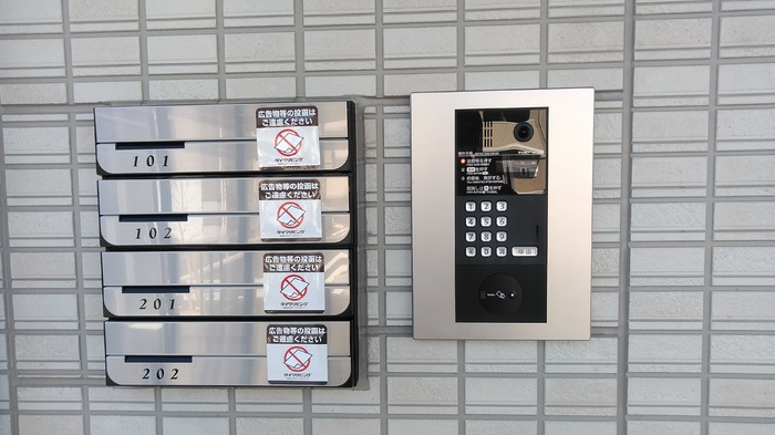 16/17 エントランス