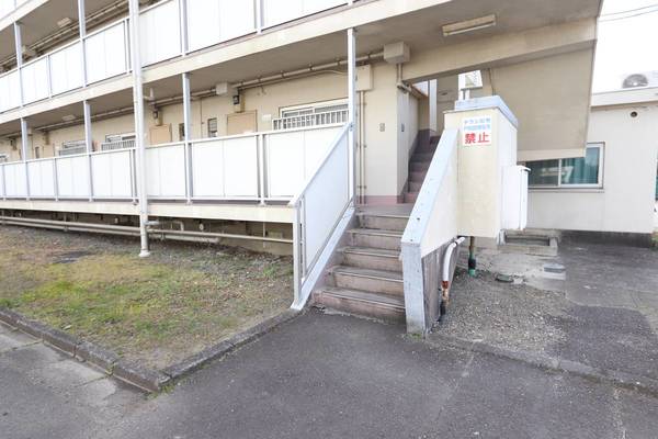 15/16 エントランス