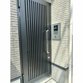 16/16 エントランス