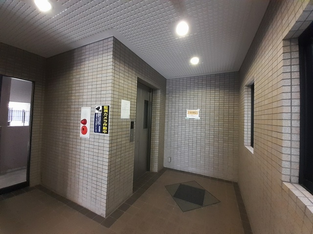 14/20 エントランス