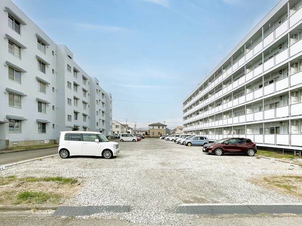 14/14 駐車場