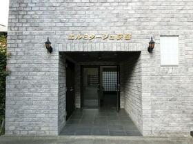 16/16 エントランス