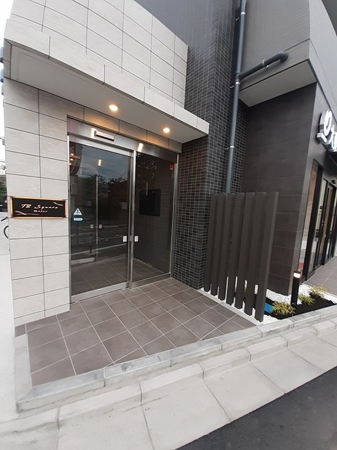 14/20 エントランス