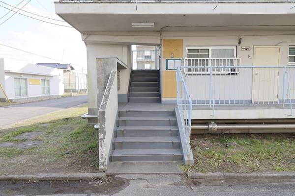 15/16 エントランス