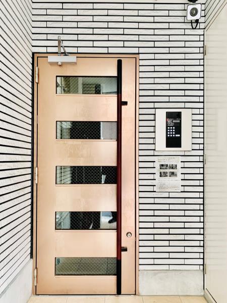 26/29 エントランス