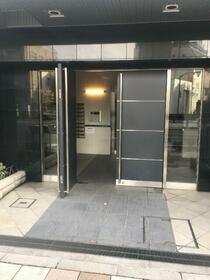 5/5 エントランス