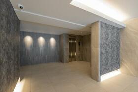 5/5 エントランス