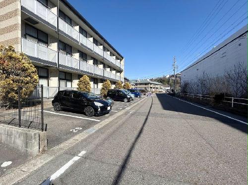 14/17 駐車場