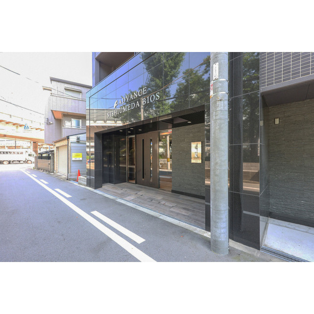 25/30 エントランス