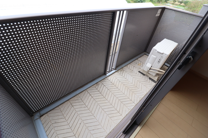 13/18 バルコニー