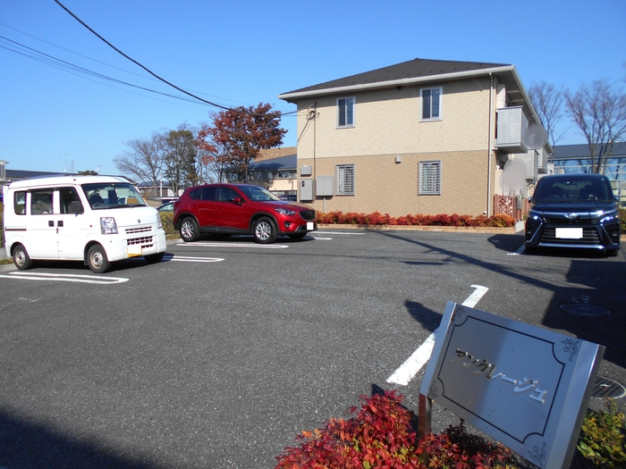 18/28 駐車場