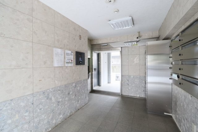 24/29 エントランス