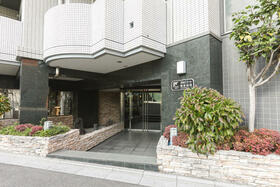 2/2 エントランス