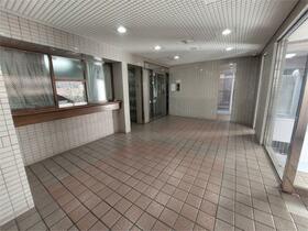 16/16 エントランス