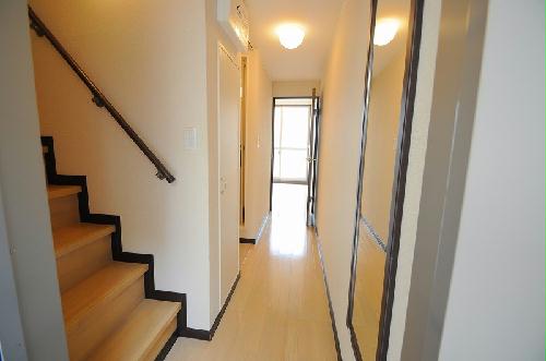 13/18 エントランス