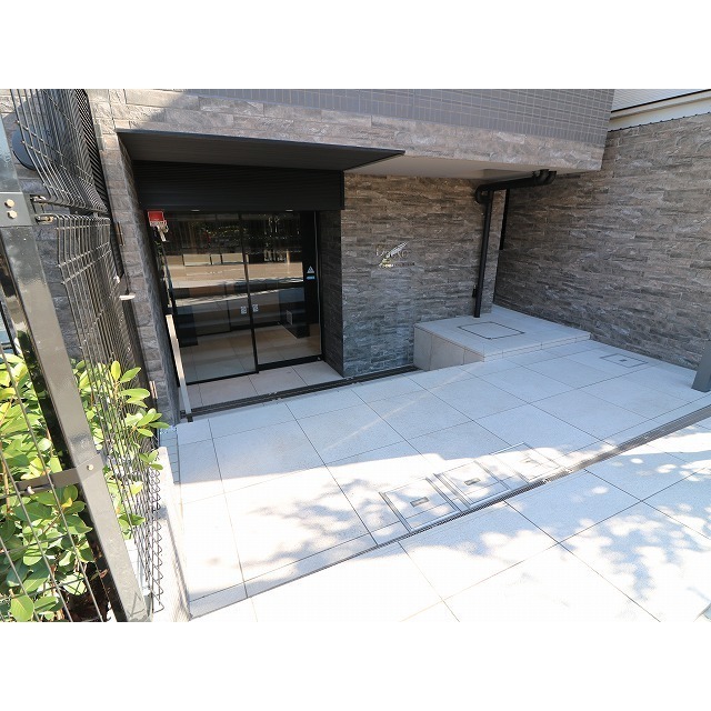 14/23 エントランス