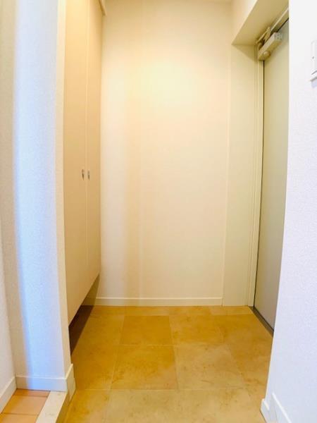 13/30 玄関