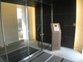 16/16 エントランス