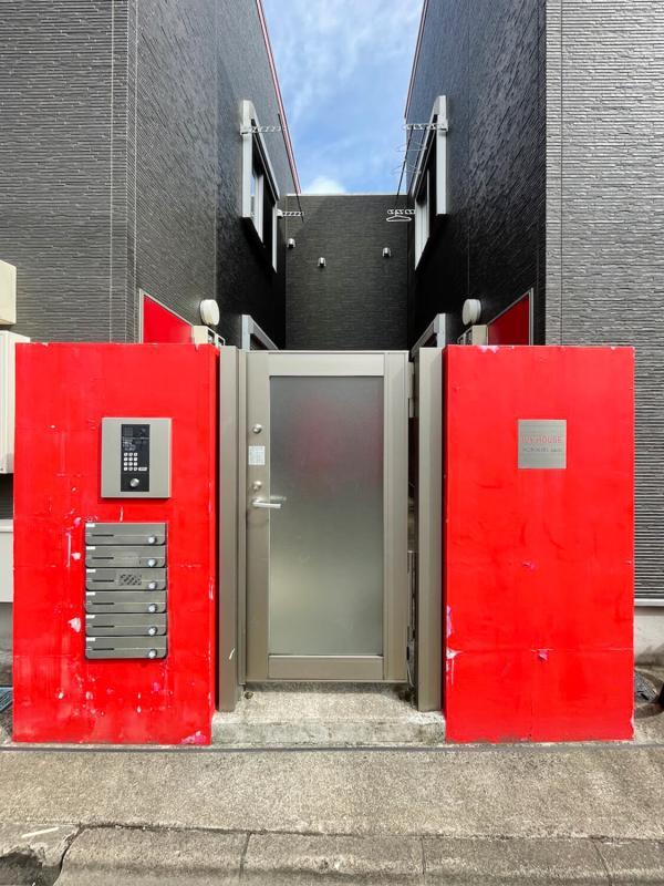 2/2 エントランス