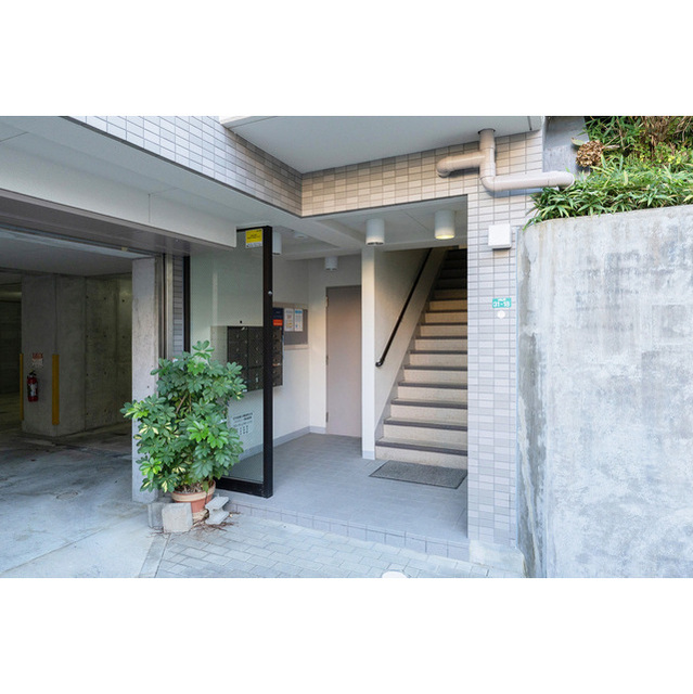 15/16 エントランス