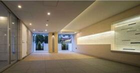 16/16 エントランス