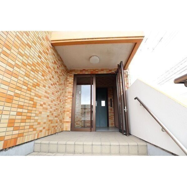 17/28 エントランス