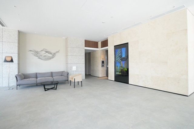 20/21 エントランス