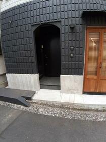 16/25 エントランス