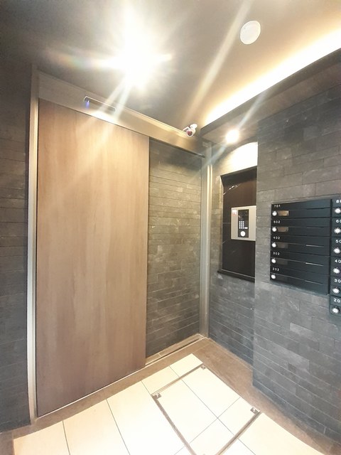 14/20 エントランス