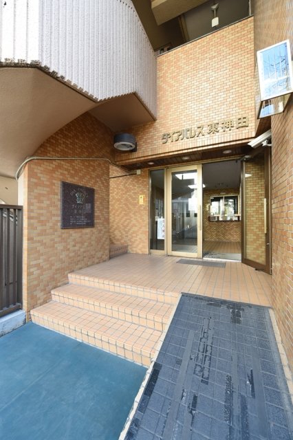 18/22 エントランス