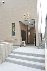 16/16 エントランス