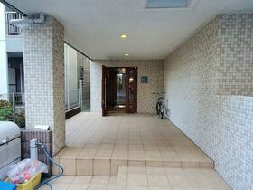 16/22 エントランス