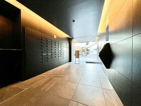 16/16 エントランス