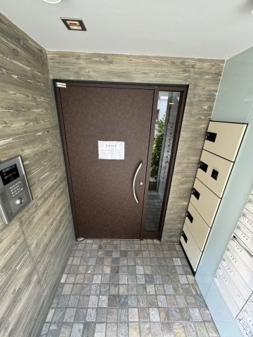 25/30 エントランス