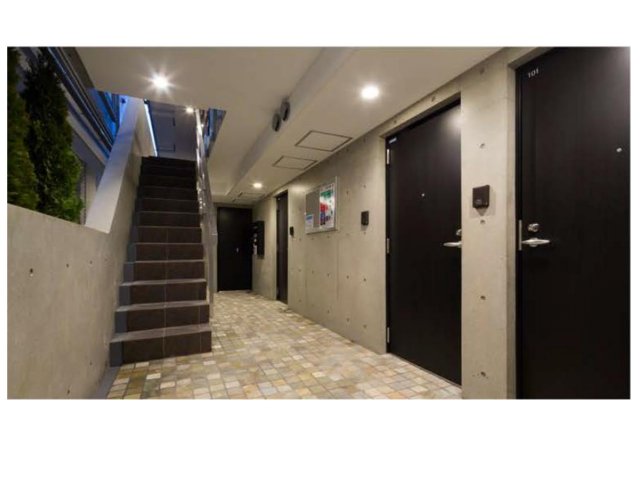 26/30 エントランス