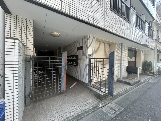 15/19 エントランス
