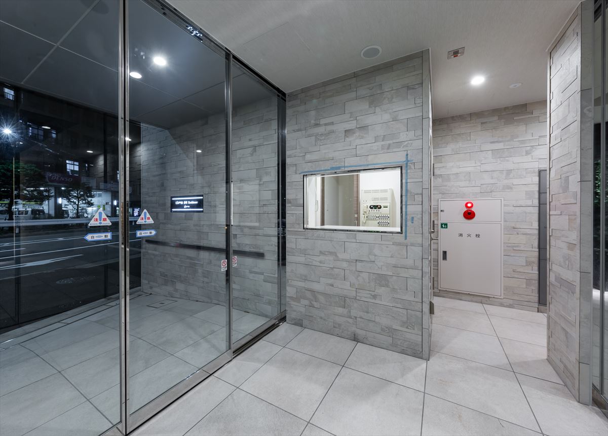 27/29 エントランス