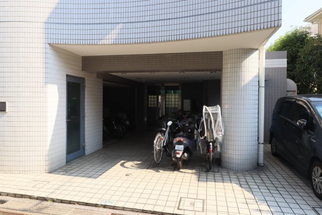 18/18 エントランス