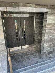 15/15 エントランス