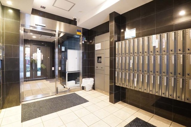 26/30 エントランス