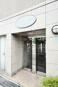 16/16 エントランス