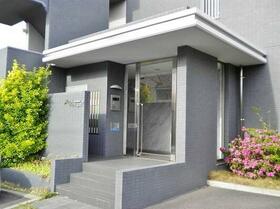 16/16 エントランス