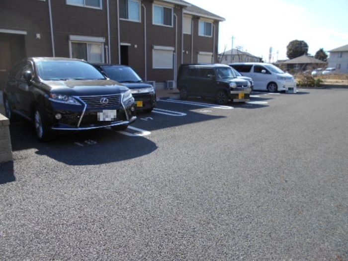 18/19 駐車場